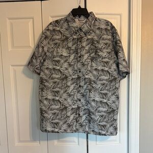Chaps Black and White Leaf Print Men's Shirt